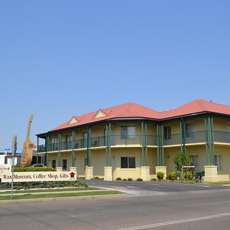 Golden Guitar Motor Inn Тамуорт Экстерьер фото