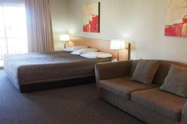 Golden Guitar Motor Inn Тамуорт Экстерьер фото
