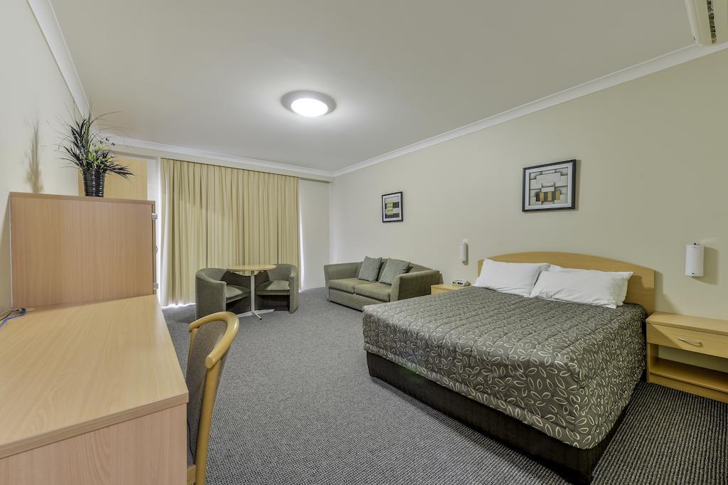 Golden Guitar Motor Inn Тамуорт Номер фото