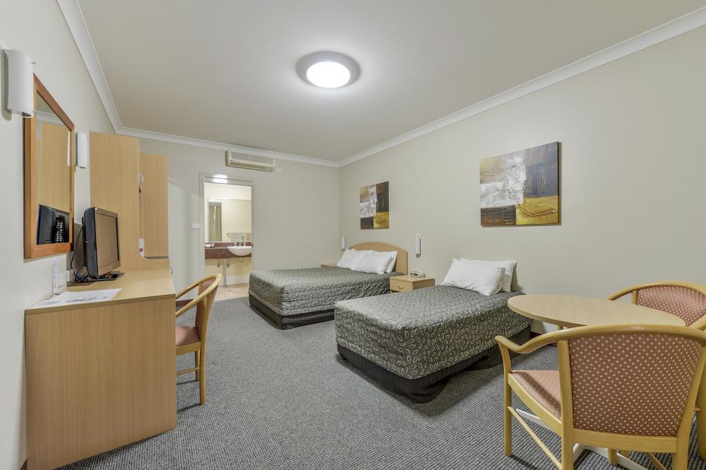Golden Guitar Motor Inn Тамуорт Экстерьер фото